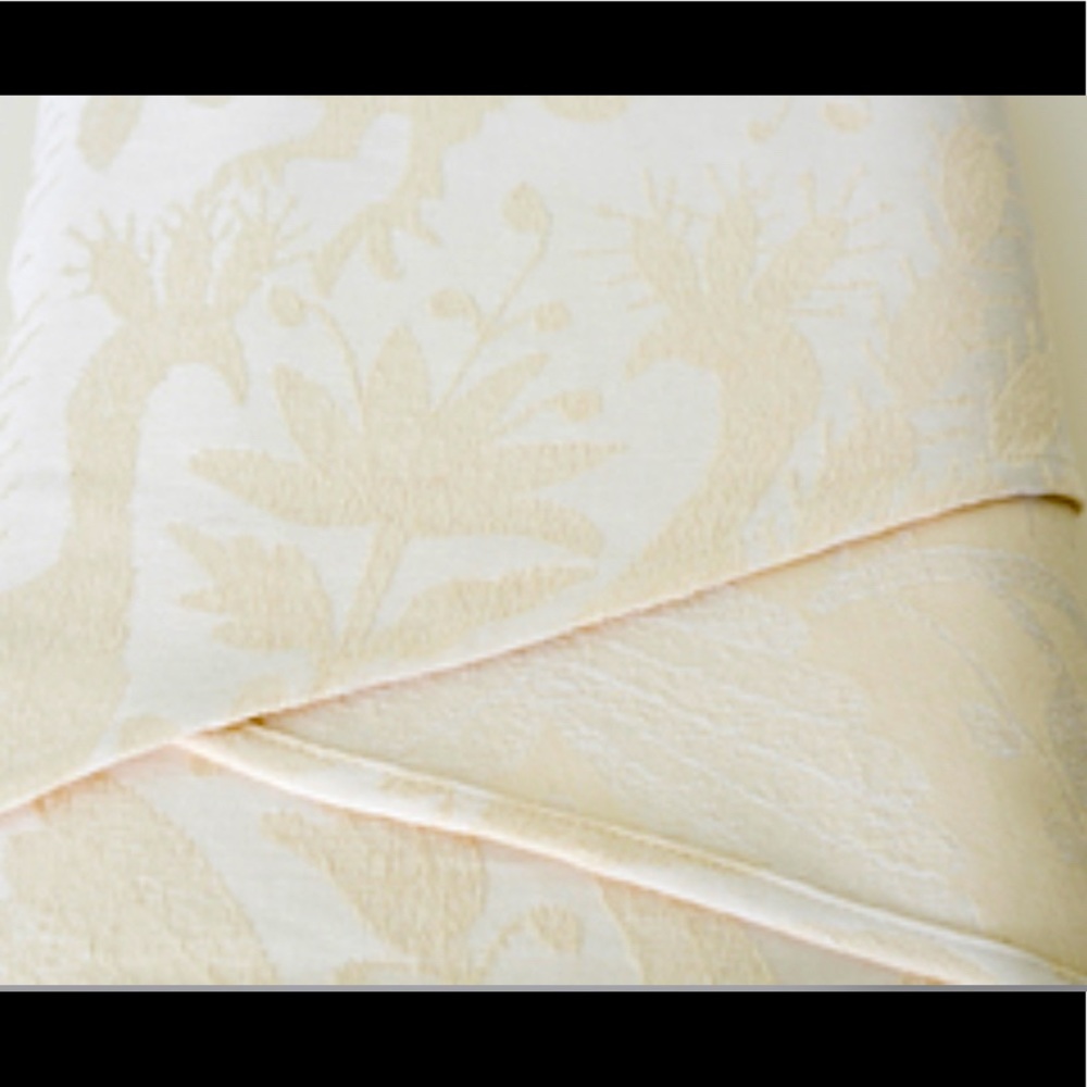 Pavo Textiles Otomí Magnolia Size 7